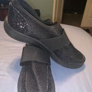 Women’s fabric! Sparkling glitter fashion sneaker